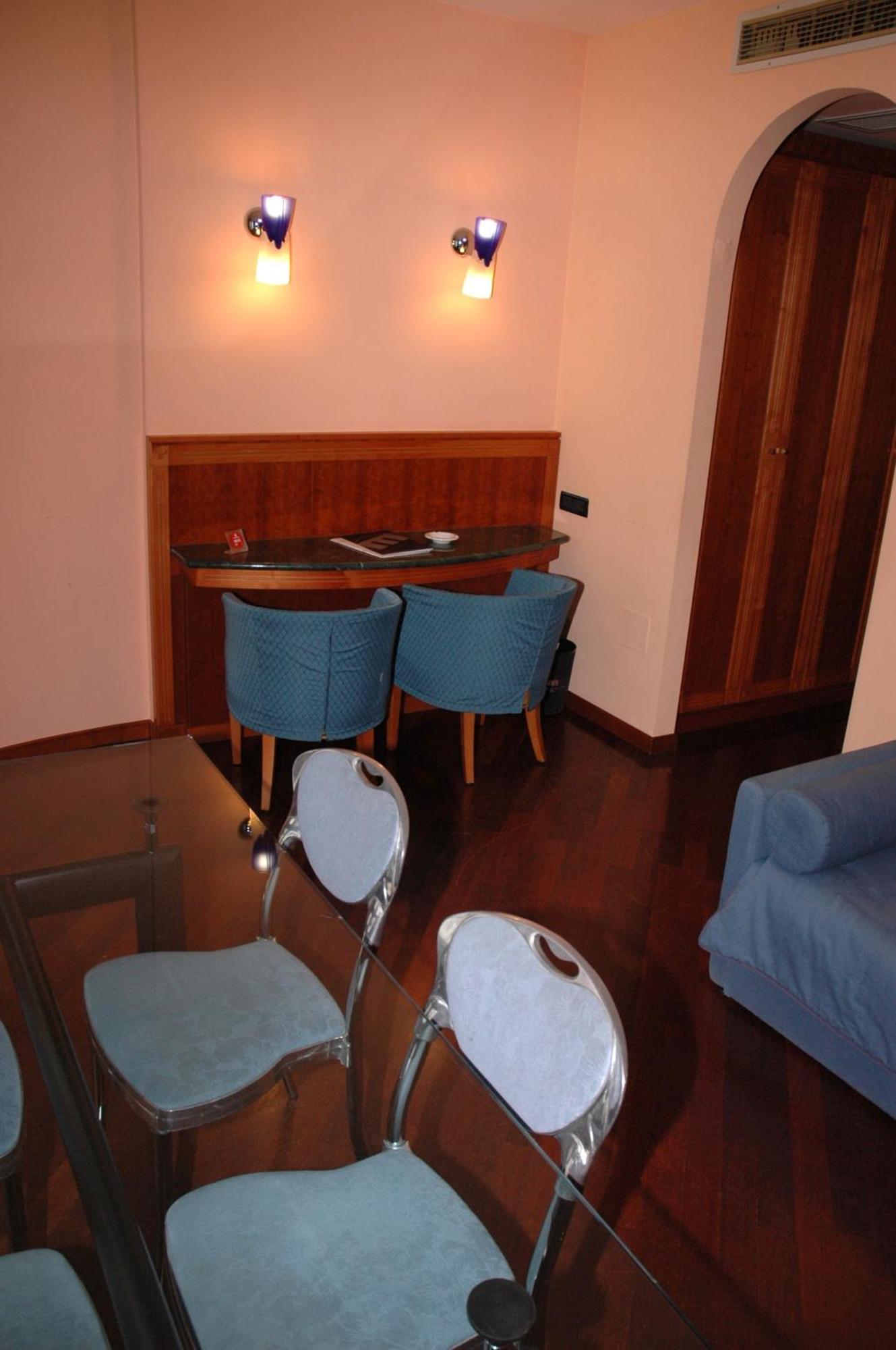 Hotel Michelangelo Palace & Spa Terni Habitación foto
