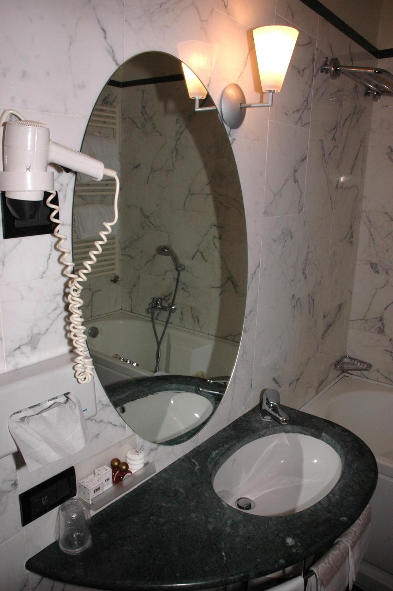 Hotel Michelangelo Palace & Spa Terni Habitación foto
