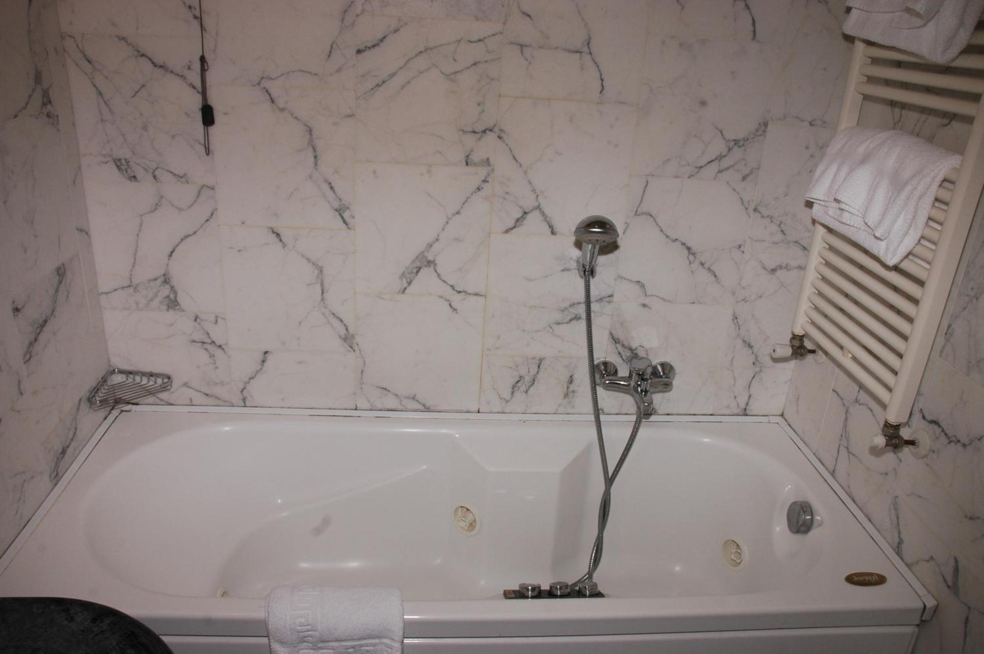 Hotel Michelangelo Palace & Spa Terni Habitación foto